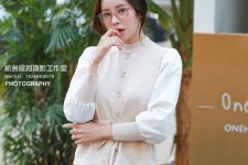 南充兼职模特被摄影师亲(兼职模特被摄影师亲了)