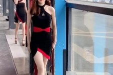 南充女孩为挣钱在学校兼职当模特的简单介绍