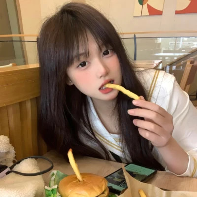 南充伴游女生李欣怡的资料