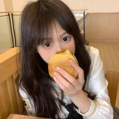 南充伴游女生李心怡的资料