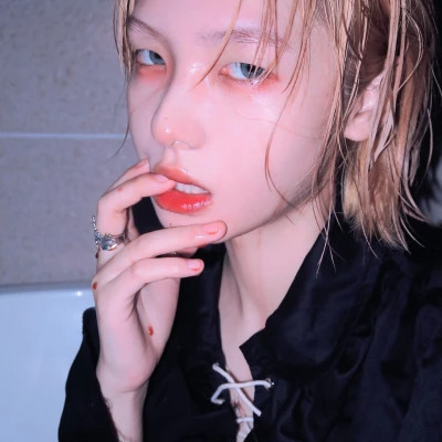 南充伴游女生樱花漫舞的资料