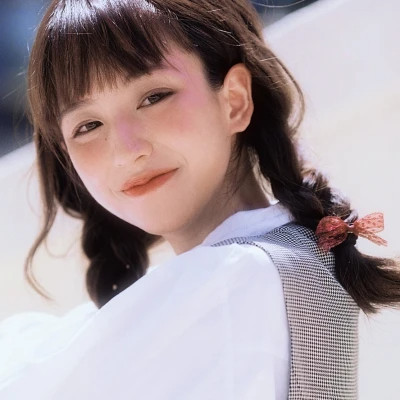 南充伴游女生郑晓晴的资料