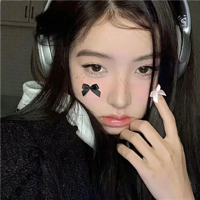 南充伴游女生纳兰清越的资料