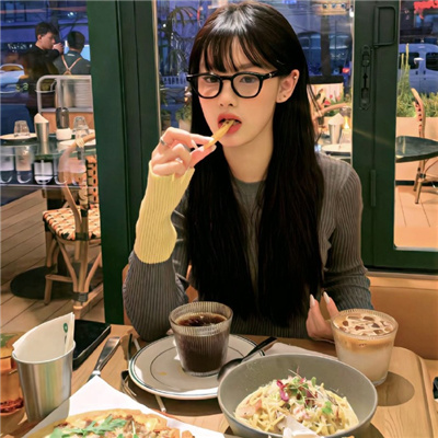 南充伴游女生娄婷的资料