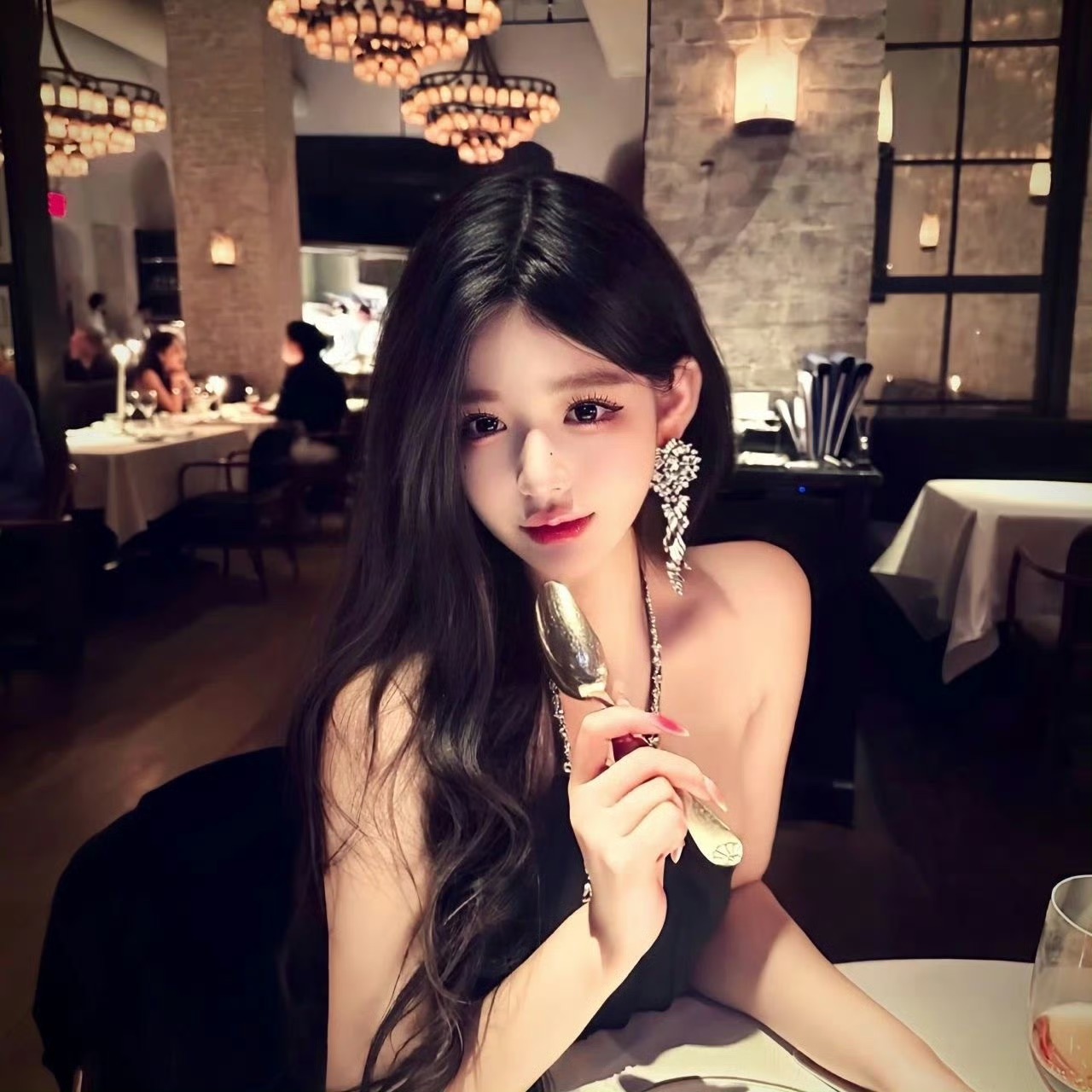 南充伴游女生蓝盈盈的资料
